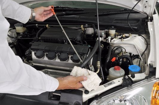 How Do i Check My Engine Oil Level