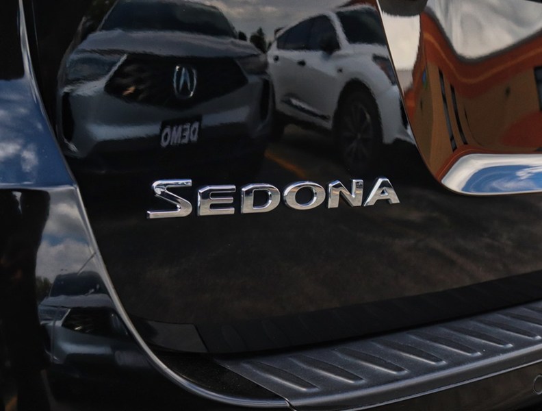 2020 Kia Sedona SX FWD