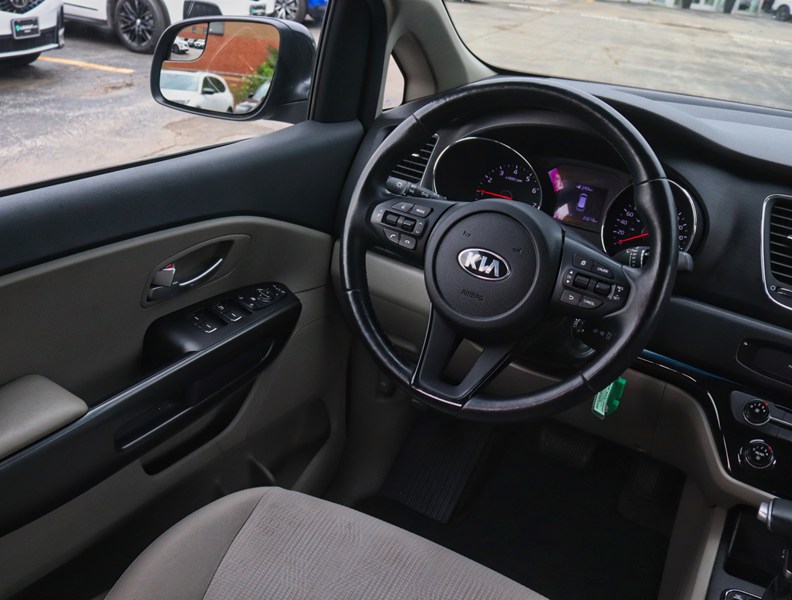 2020 Kia Sedona LX FWD