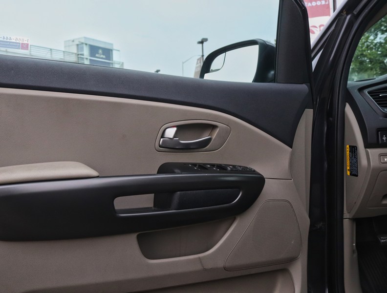 2020 Kia Sedona LX FWD