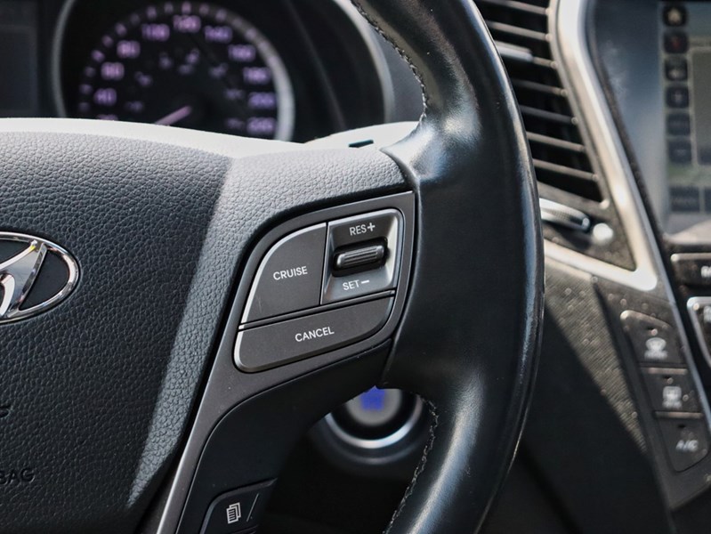 2017 Hyundai Santa Fe XL AWD 4dr Luxury w/6-Passenger