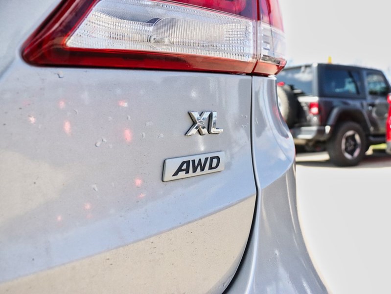 2017 Hyundai Santa Fe XL AWD 4dr Luxury w/6-Passenger