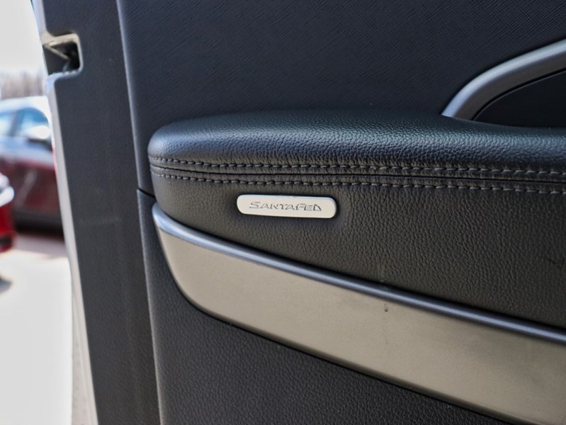 2017 Hyundai Santa Fe XL AWD 4dr Luxury w/6-Passenger