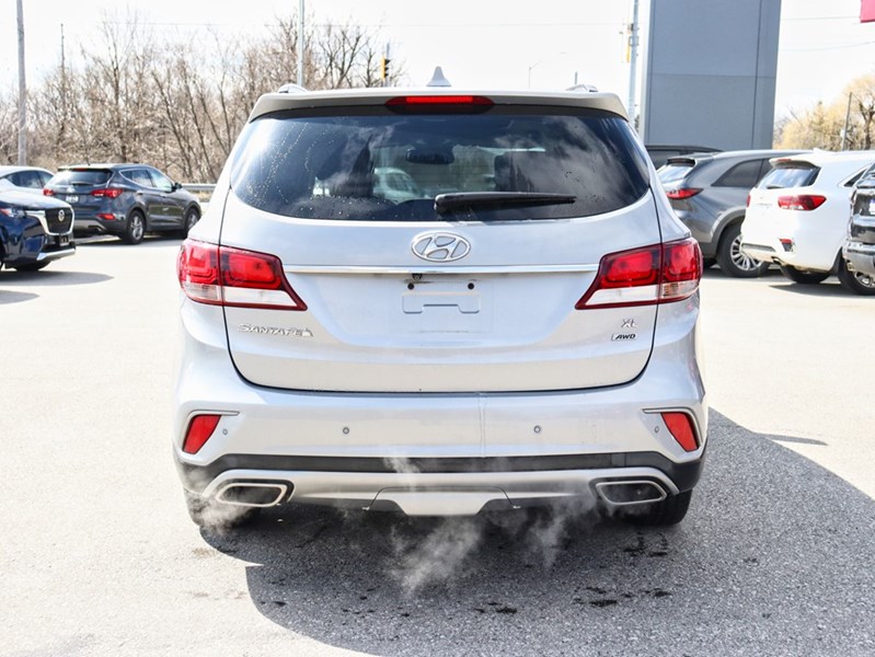 2017 Hyundai Santa Fe XL AWD 4dr Luxury w/6-Passenger