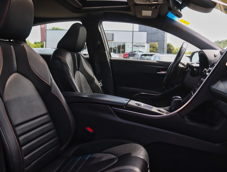 2019 Toyota Avalon XSE Auto