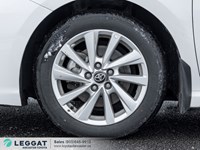 2024 Toyota Camry SE Auto