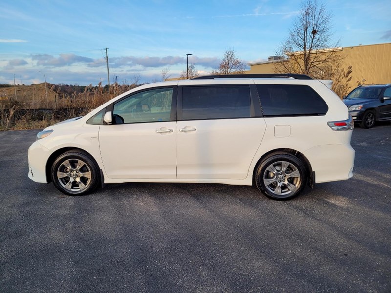 2020 Toyota Sienna SE 7-Passenger AWD
