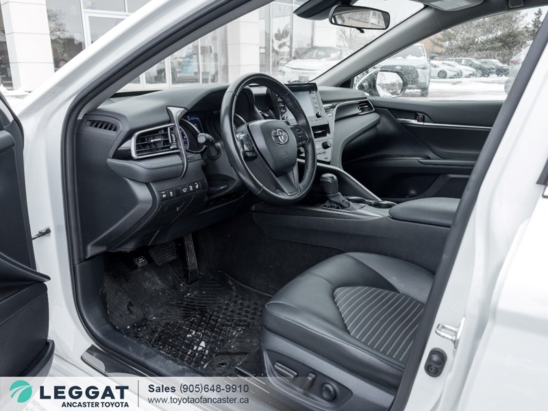 2024 Toyota Camry SE Auto