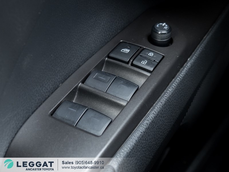 2024 Toyota Camry SE Auto