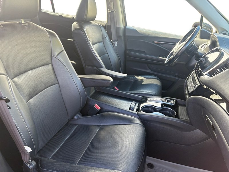 2019 Honda Pilot Touring 8-Passenger AWD|V6|TOWS 5,000LBS