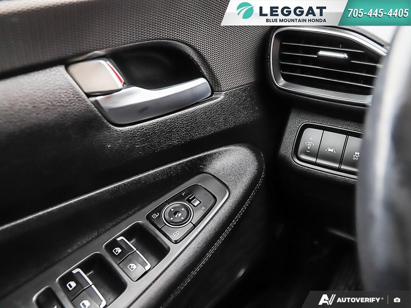 2019 Hyundai Santa Fe 2.4L Essential FWD w/Safety Package|Locally Drive