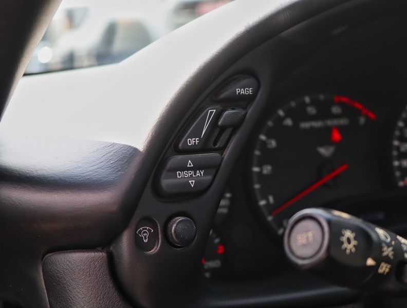 2004 Chevrolet Corvette 2dr Convertible