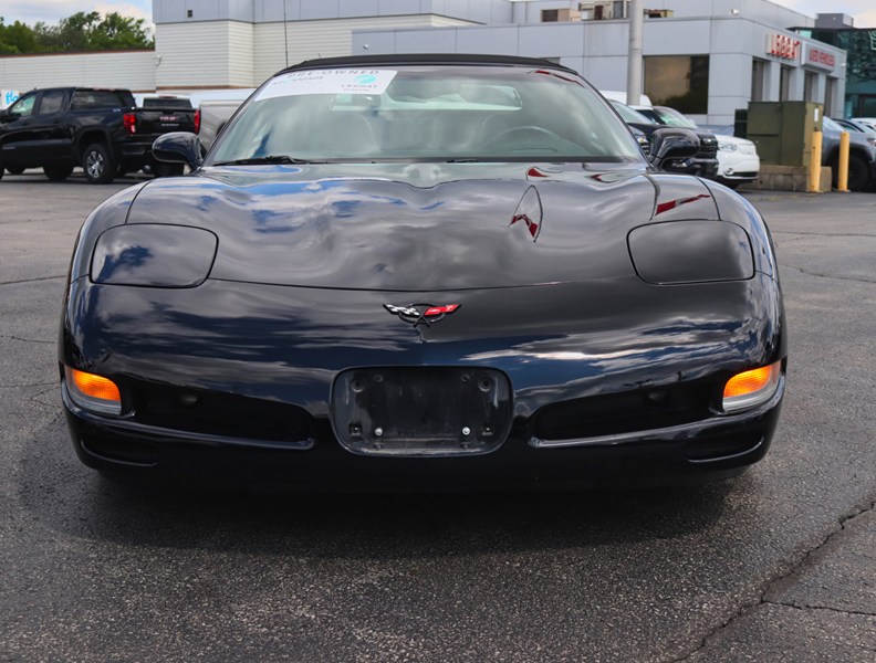 2004 Chevrolet Corvette 2dr Convertible