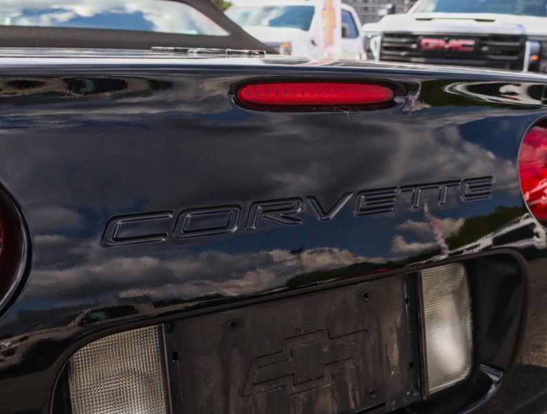 2004 Chevrolet Corvette 2dr Convertible