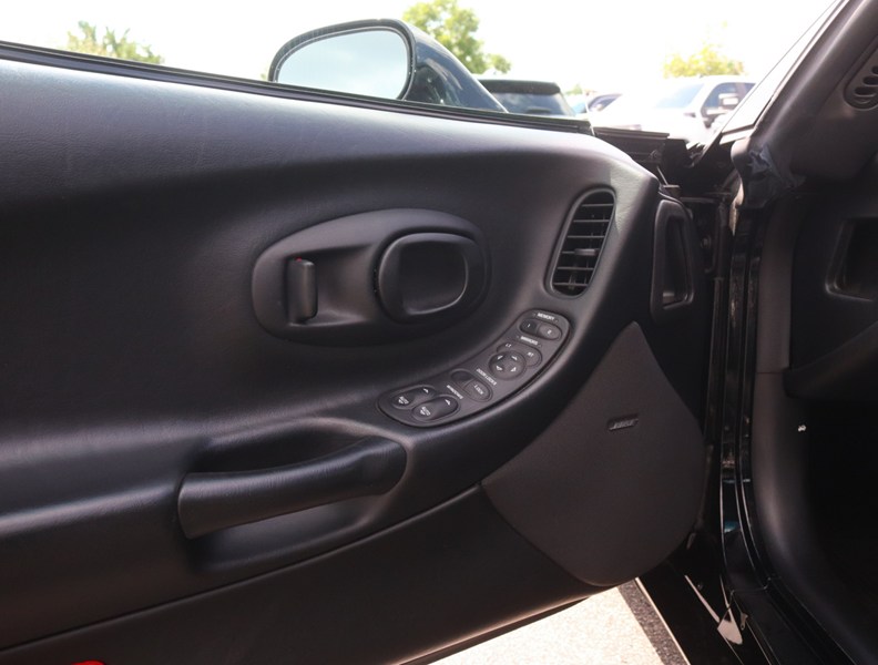 2004 Chevrolet Corvette 2dr Convertible