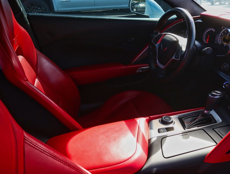 2015 Chevrolet Corvette 2dr Stingray Z51 Cpe w/3LT