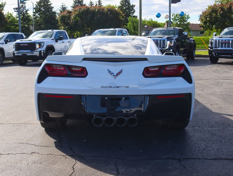 2015 Chevrolet Corvette 2dr Stingray Z51 Cpe w/3LT