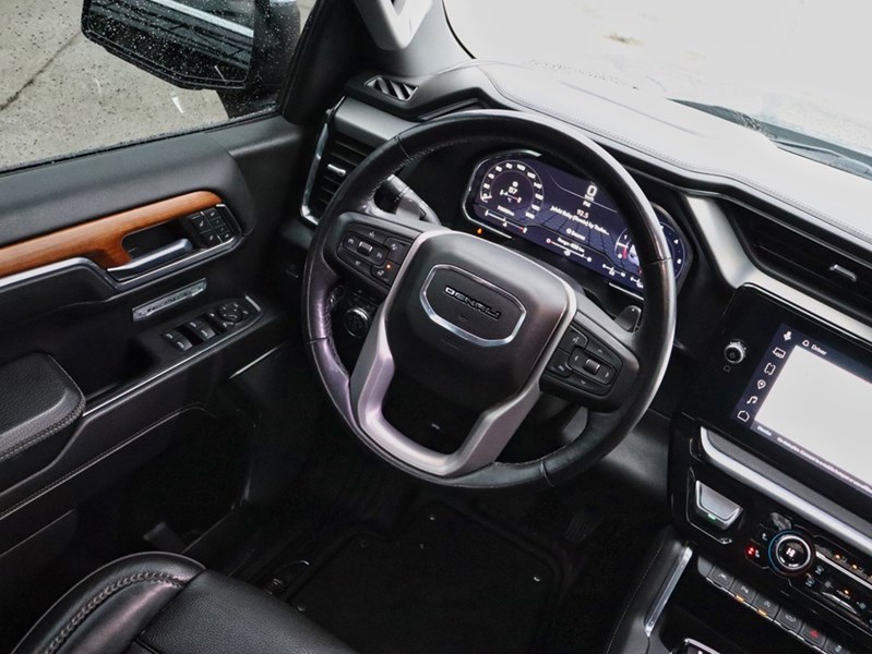 2022 GMC Sierra 1500 DENALI | 6.2L V8 | ROOF | ONLY71000KM | NEWBRAKES