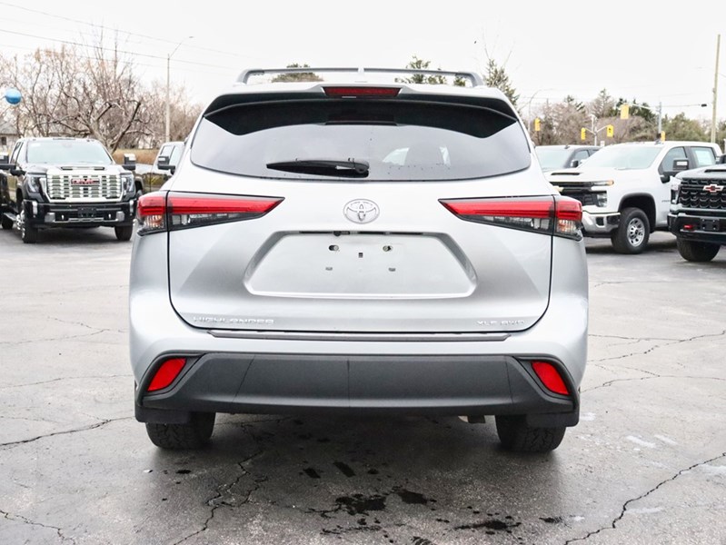 2022 Toyota Highlander XLE AWD