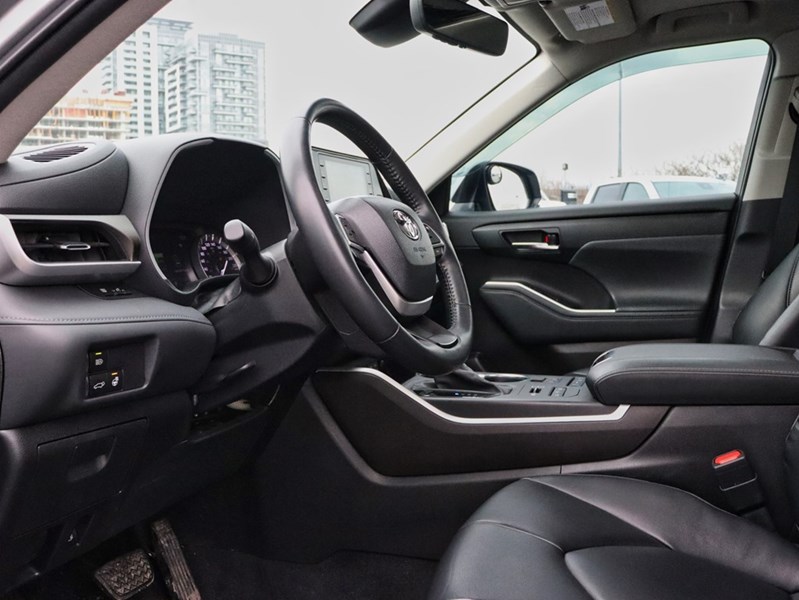 2022 Toyota Highlander XLE AWD