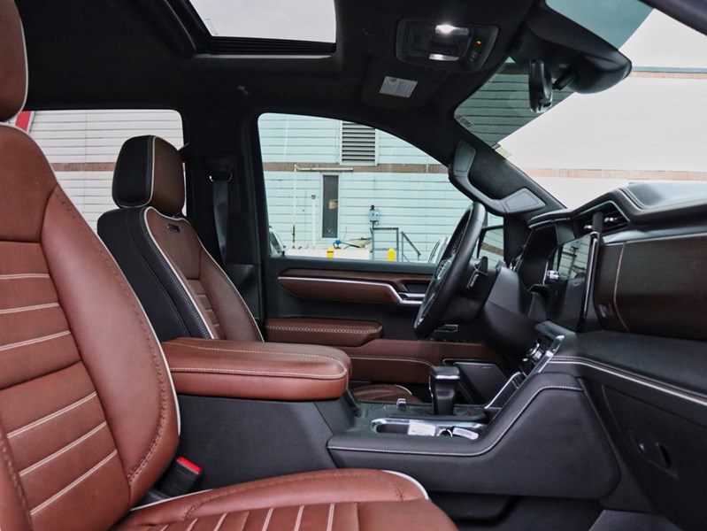 2025 GMC Sierra 1500 ULTIMATE DENALI | DIESEL | NOLUXTAX | FULLYLOADED