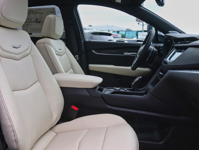 2026 Cadillac XT5 AWD 4dr Sport
