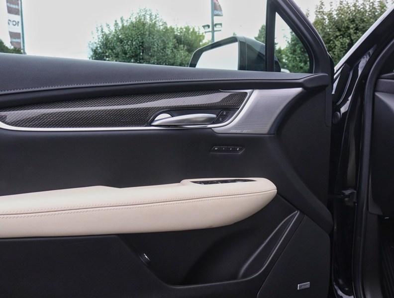 2026 Cadillac XT5 AWD 4dr Sport