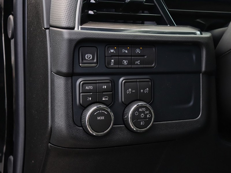 2026 Chevrolet Suburban 4WD 4dr Premier