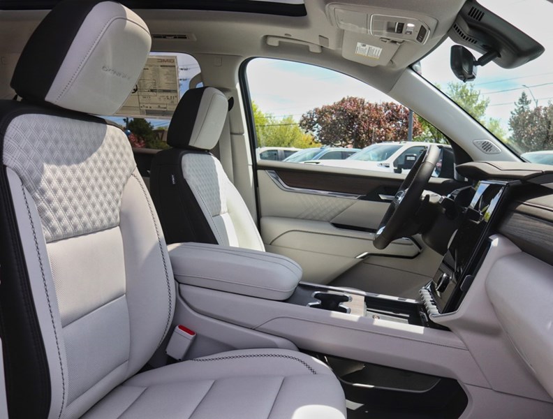 2026 GMC Acadia AWD 4dr Denali