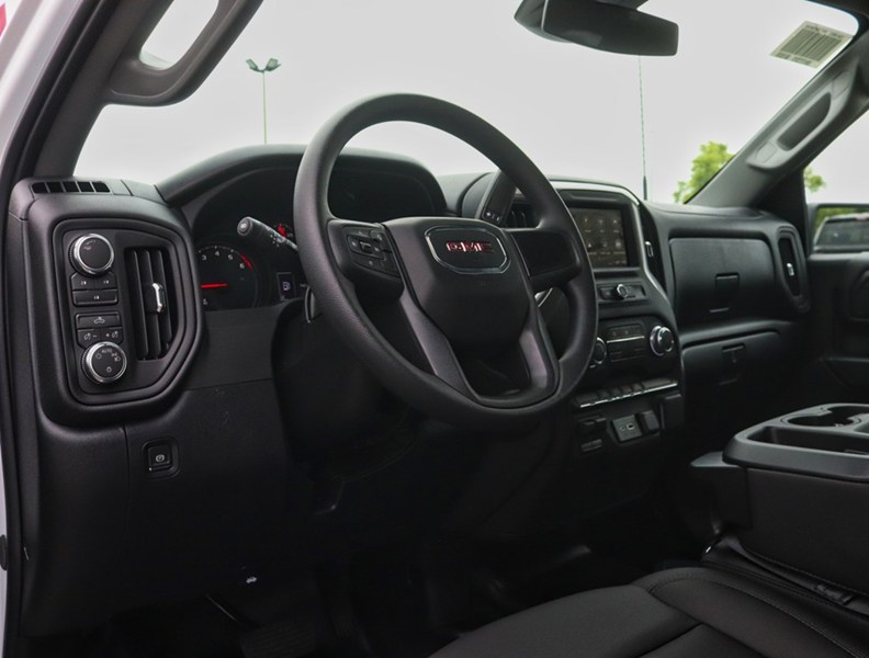 2026 GMC Sierra 2500HD 4WD Reg Cab 142