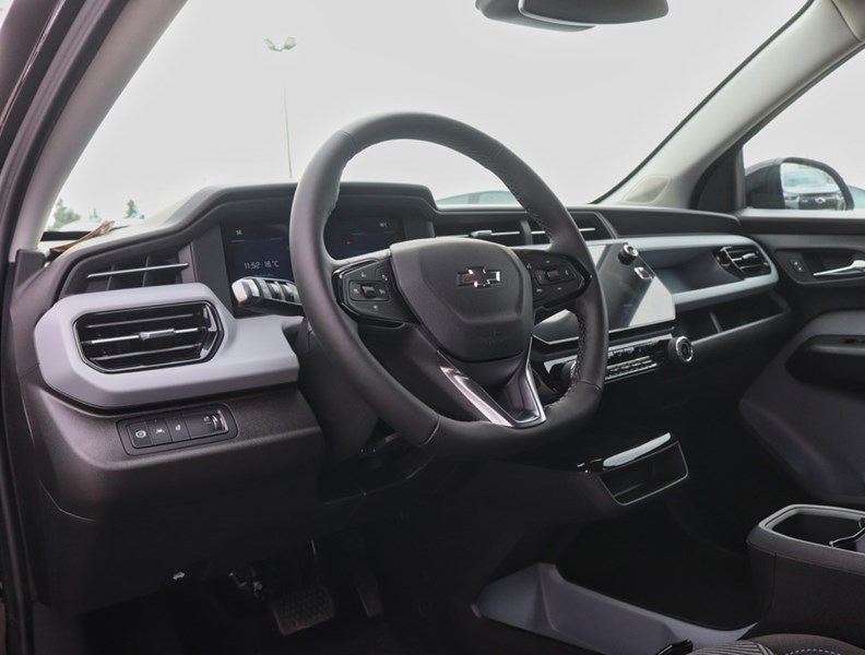 2027 Chevrolet Bolt FWD 4dr LT