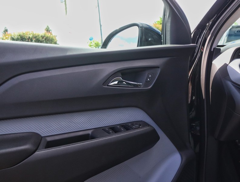 2027 Chevrolet Bolt FWD 4dr LT