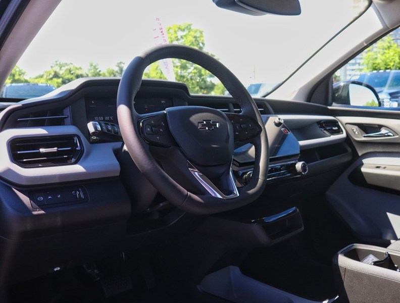 2027 Chevrolet Bolt FWD 4dr LT