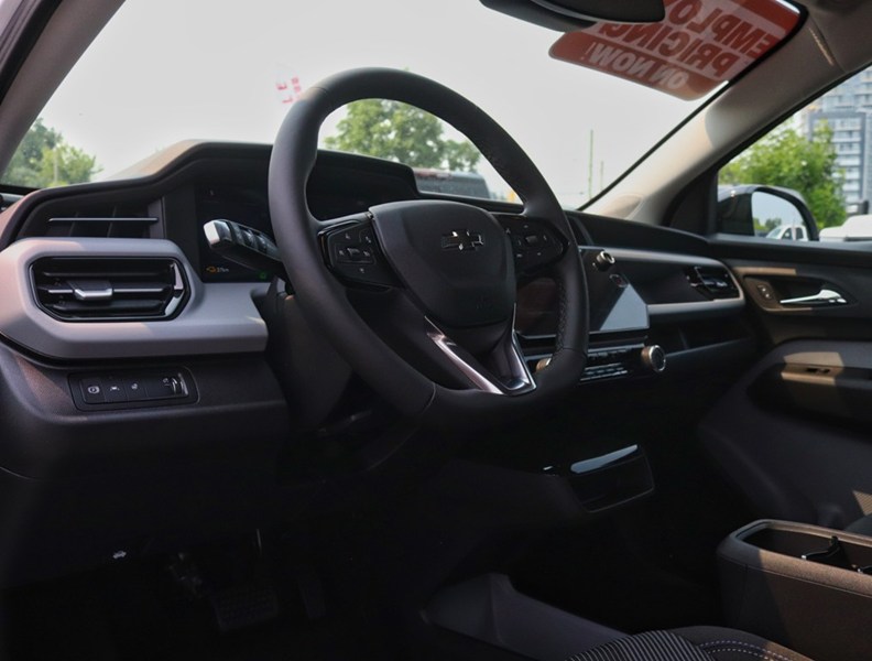 2027 Chevrolet Bolt FWD 4dr LT