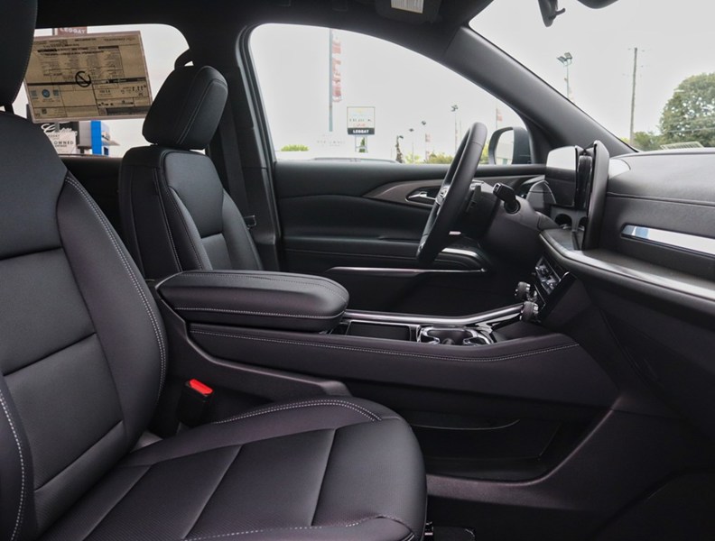 2027 Chevrolet Traverse AWD 4dr LT