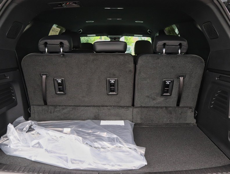 2027 Chevrolet Traverse AWD 4dr LT
