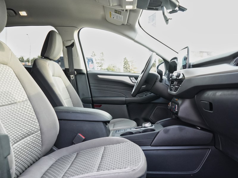 2021 Ford Escape SE | AWD | NAV | ADPTV CRUISE | BLIS | HTD SEATS