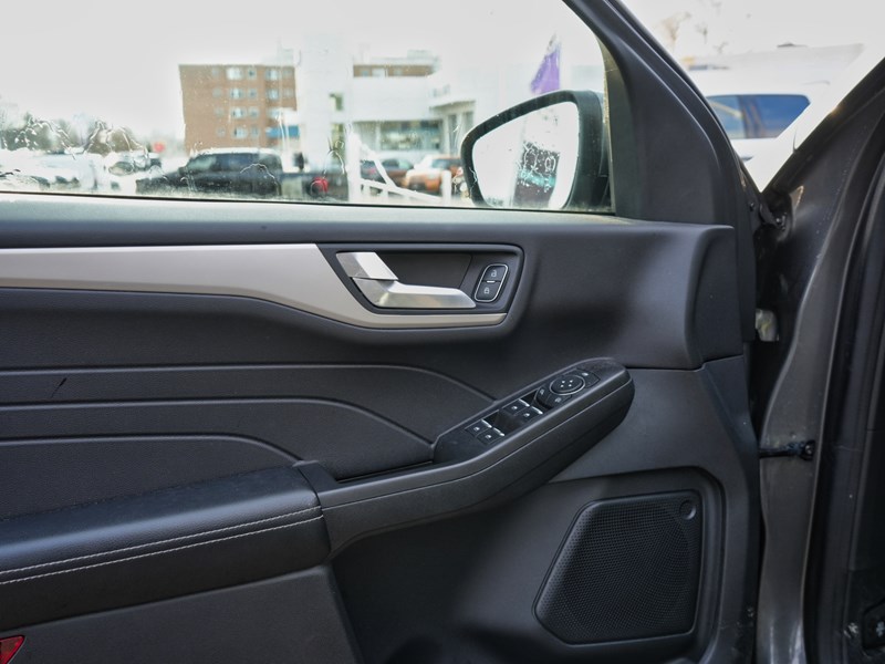 2021 Ford Escape SE | AWD | NAV | ADPTV CRUISE | BLIS | HTD SEATS