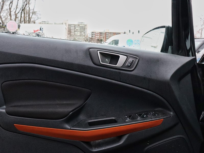 2022 Ford EcoSport SE | 4WD | 2.0L | NAV | REAR CAM | HTD SEATS | 17s