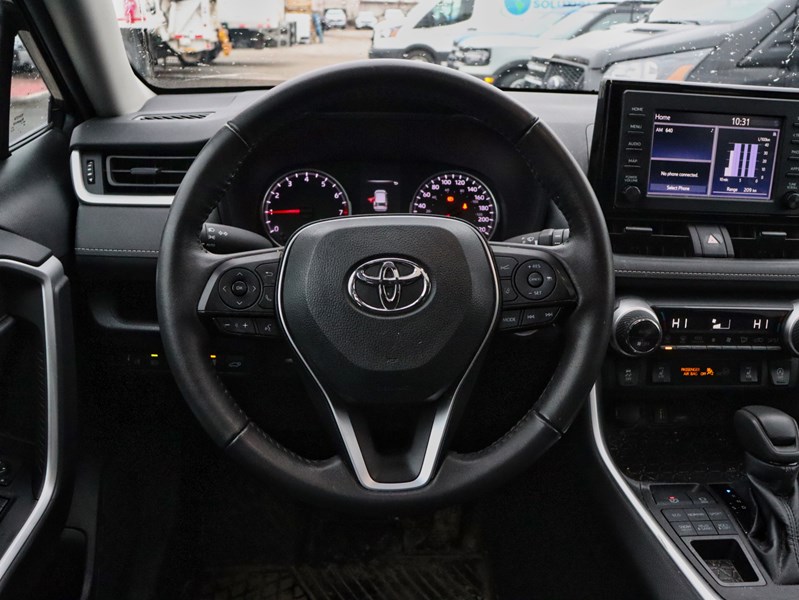 2022 Toyota RAV4 XLE | AWD | 2.5L | ROOF | HTD STR WHL |ADPTV CRUIS