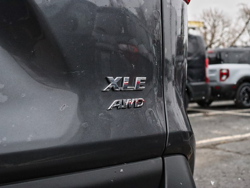 2022 Toyota RAV4 XLE | AWD | 2.5L | ROOF | HTD STR WHL |ADPTV CRUIS