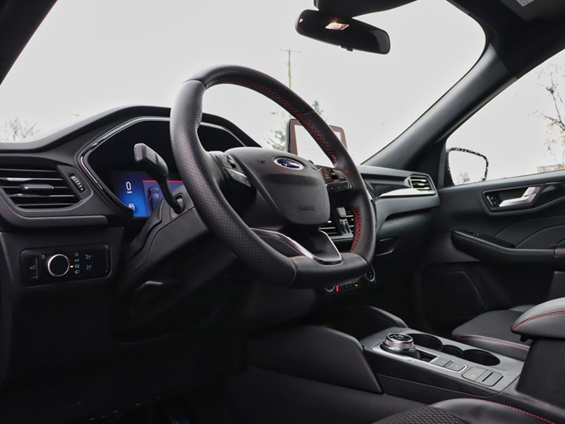 2024 Ford Escape ST-Line | AWD | 1.5L | HTD STR WHL | BLIS | LEDs