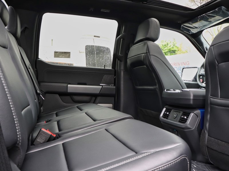 2025 Ford F-150 XLT | 4X4 | 2.7L | 303A| BLK PK PLS |ROOF | BD UTL