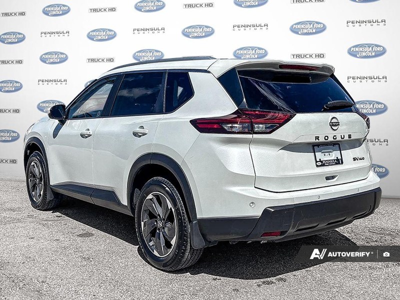 2024 Nissan Rogue AWD SV Moonroof
