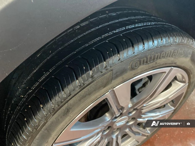 2020 Cadillac XT4 AWD 4dr Premium Luxury