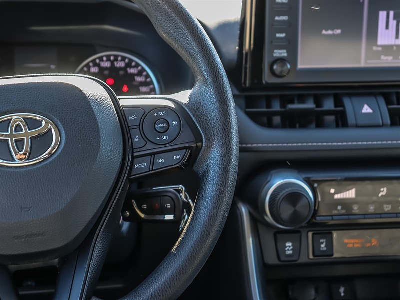 2020 Toyota RAV4 LE FWD