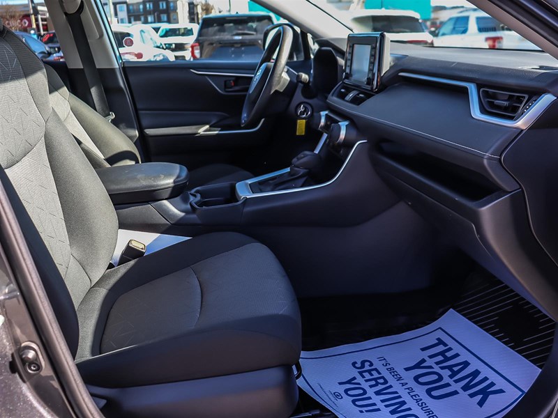 2020 Toyota RAV4 LE FWD