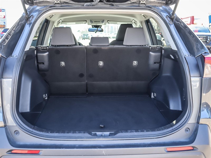 2020 Toyota RAV4 LE FWD