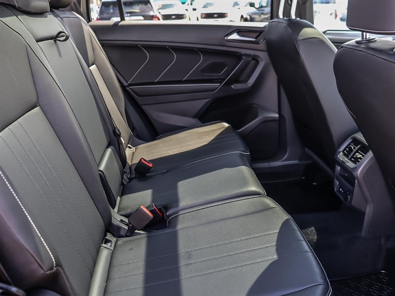 2023 Volkswagen Tiguan Comfortline R-Line Black Edition 4MOTION