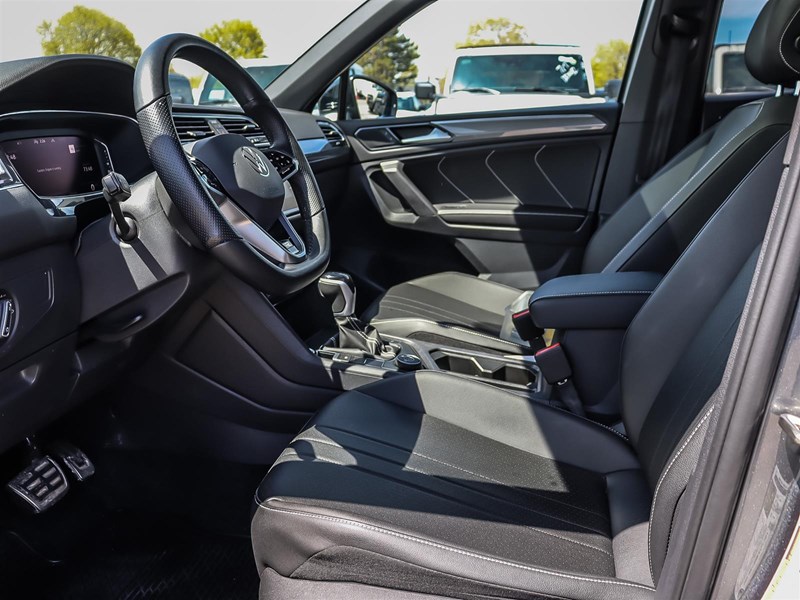 2023 Volkswagen Tiguan Comfortline R-Line Black Edition 4MOTION